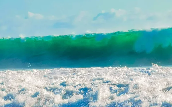 Εξαιρετικά Τεράστια Κύματα Σέρφερ Στην Παραλία Στο Zicatela Puerto Escondido — Φωτογραφία Αρχείου