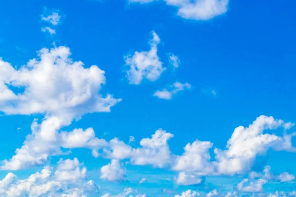 Cielo Azul Con Hermosas Formaciones Nubes Día Soleado Playa Del — Foto de Stock