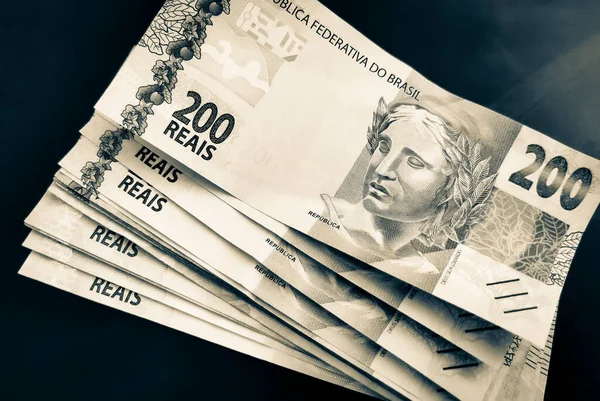 古い黒と白の画像ブラジルでお金で豊かになります ブラジルの200枚の紙幣 Real Brl — ストック写真