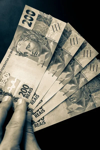 古い黒と白の画像ブラジルでお金で豊かになります ブラジルの200枚の紙幣 Real Brl — ストック写真