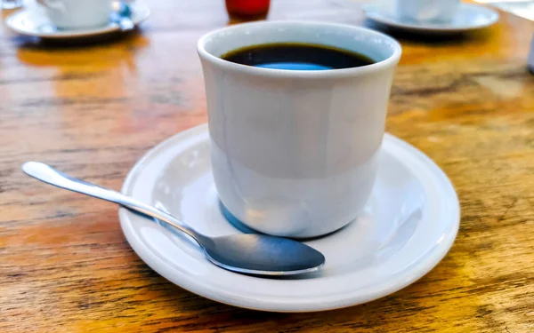 Taza Café Negro Americano Con Cuchara Plato Mesa Comida Bebida — Foto de Stock