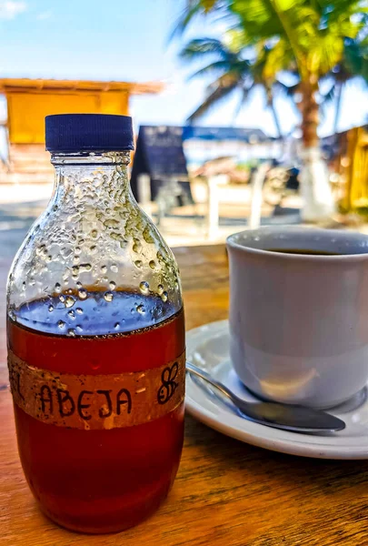 Taza Café Negro Americano Con Miel Mesa Bebida Restaurante Isla — Foto de Stock