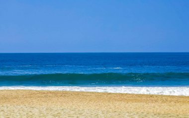 Zicatela Puerto Escondido Oaxaca 'da büyük sörfçü dalgaları..