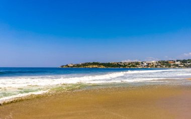 Zicatela Puerto Escondido Oaxaca 'da büyük sörfçü dalgaları..