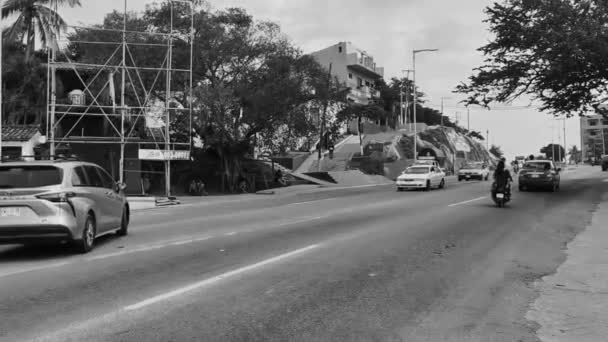 Jalanan Sibuk Lalu Lintas Mobil Macet Dan Tempat Zicatela Puerto — Stok Video