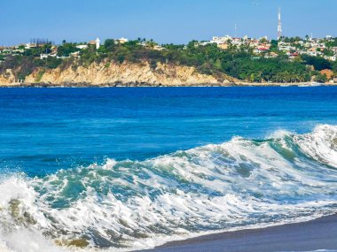 Zicatela Puerto Escondido Oaxaca 'da büyük sörfçü dalgaları..