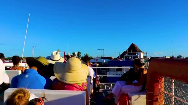 Holboxキンタナ ルーメキシコ22 2021年12月キンタナ メキシコのチキル島からアイラ ホルボックス島までのスピードボートやフェリーでのボート旅行 — ストック動画