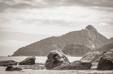 Muhteşem Praia de Lopes Mendes plajı Angra dos Reis Rio de Janeiro Brezilya 'daki büyük tropikal ada Ilha Grande.