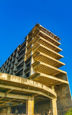 Zicatela Puerto Escondido Oaxaca Meksika 'da devasa inşaat alanı inşaatı durduruldu..