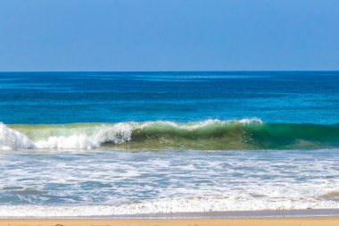 Zicatela Puerto Escondido Oaxaca 'da büyük sörfçü dalgaları..