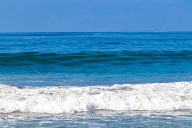 Zicatela Puerto Escondido Oaxaca 'da büyük sörfçü dalgaları..