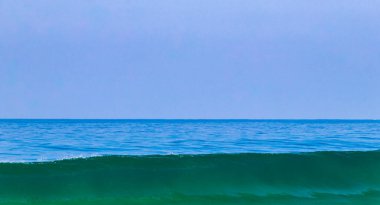 Zicatela Puerto Escondido Oaxaca 'da büyük sörfçü dalgaları..