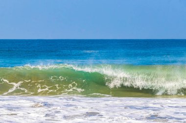 Zicatela Puerto Escondido Oaxaca 'da büyük sörfçü dalgaları..