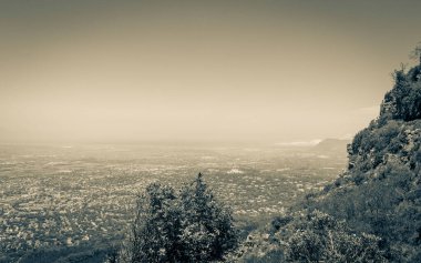 Cape Town 'daki Masa Dağı Ulusal Parkı' ndan Güney Afrika 'daki Claremont Bölgesi' ne.