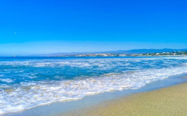 Zicatela Puerto Escondido Oaxaca 'da büyük sörfçü dalgaları..