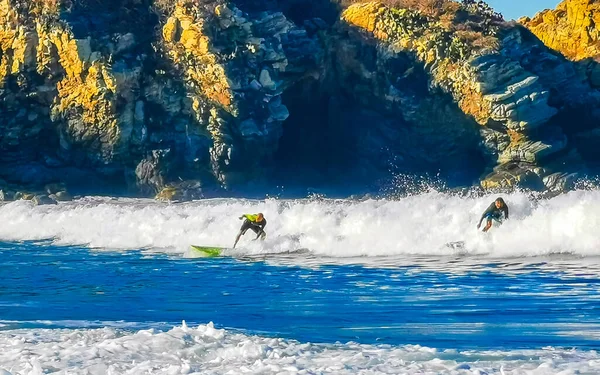 Puerto Escondido Oaxaca Mexico January 2023 Surfer Surfing Surfboard High — Stock Photo, Image