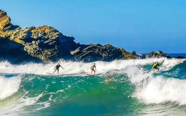 Puerto Escondido Oaxaca Meksika Ocak 2023 Sörfçü Sörf Tahtasında Sörf — Stok fotoğraf