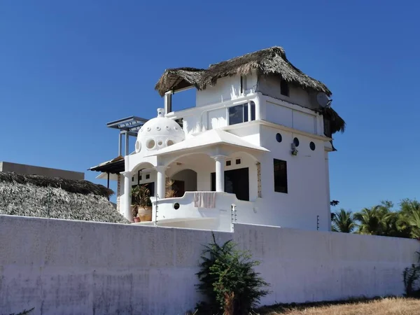 Lüks, güzel tropikal modern evler ve Bacocho Puerto Escondido Oaxaca Meksika 'daki oteller..