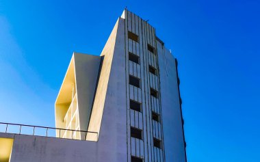 Zicatela Puerto Escondido Oaxaca Meksika 'da devasa inşaat alanı inşaatı durduruldu..