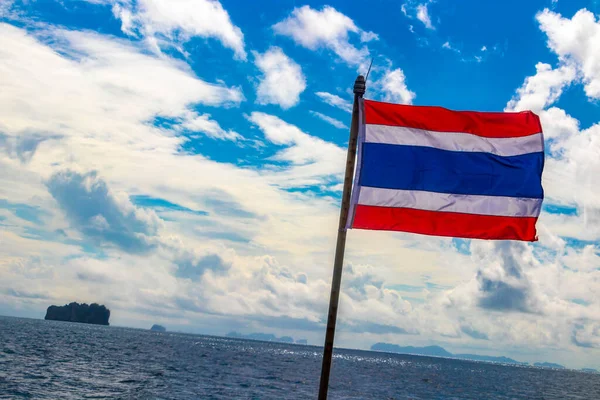 Thailändische Thailändische Flagge Auf Einem Boot Auf Tour Der Phang — Stockfoto