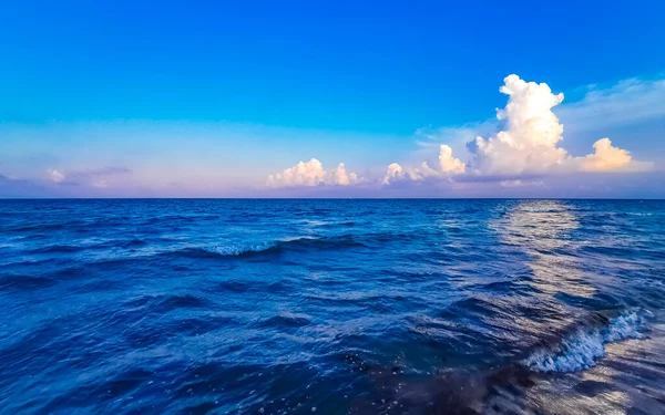 Bellissimo Tramonto Sera Sulla Spiaggia Caraibica Mare Costa Con Acqua — Foto Stock