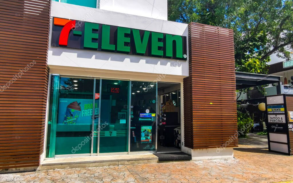 Playa del Carmen Quintana Roo Mexico 07. September 2022 7 Eleven shop store with entrance and logo in Playa del Carmen Quintana Roo Mexico.