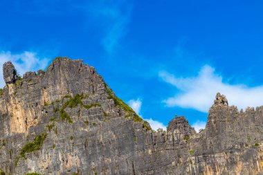 Güneydoğu Asya 'daki Ao Nang Amphoe Mueang Krabi Tayland' daki Koh Phi Leh Adası 'ndaki güzel tropik kireçtaşı adaları. Tayland Krabi Amphoe Mueang Krabi Ao Nang Koh Phi Phi Leh