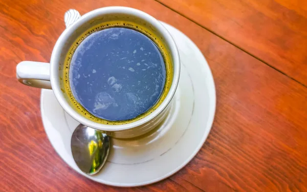 Taza Café Negro Americano Con Cuchara Plato Sobre Mesa Bebida — Foto de Stock