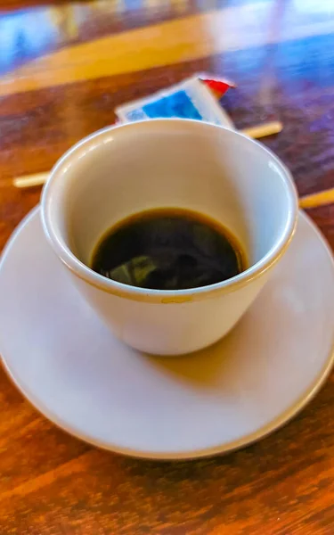 Xícara Café Preto Americano Com Colher Prato Comida Mesa Bebida — Fotografia de Stock