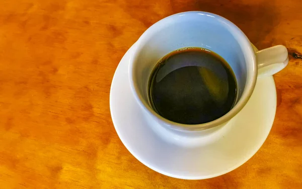 Чашка Американского Чёрного Кофе Ложкой Тарелкой Столовой Еде Напитках Ресторане — стоковое фото