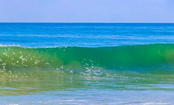 Extremt Stora Kraftfulla Surfarvågor Stranden Zicatela Puerto Escondido Oaxaca Mexiko — Stockfoto