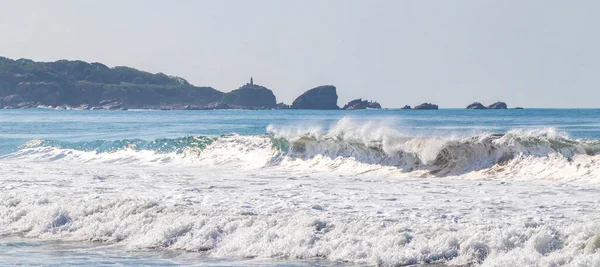 Extremely Huge Big Surfer Waves Beach Punta Zicatela Puerto Escondido — Foto de Stock