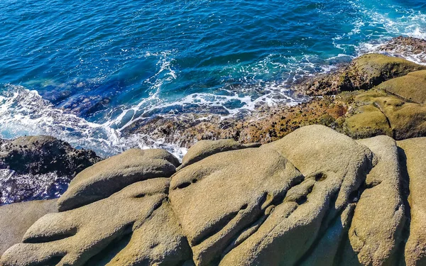 Blaues Türkisfarbenes Wasser Und Extrem Schöne Riesige Surferwellen Felsen Klippen — Stockfoto