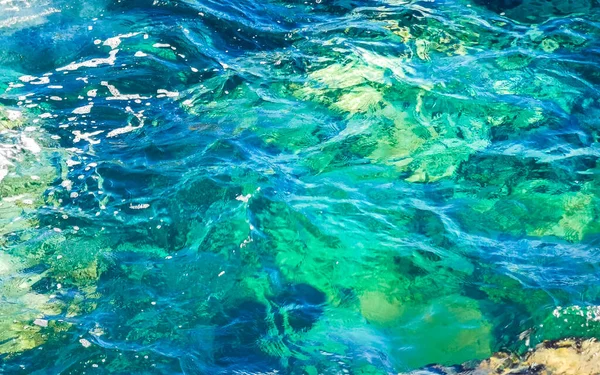 Água Azul Turquesa Ondas Surfista Enormes Extremamente Bonitas Rochas Penhascos — Fotografia de Stock