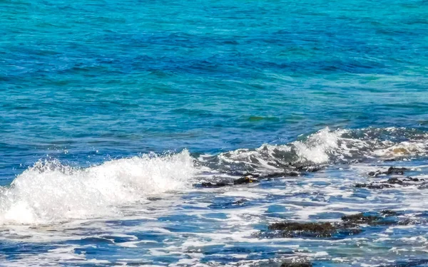 Stenen Rotsen Koralen Turquoise Groen Blauw Water Het Strand Playa — Stockfoto