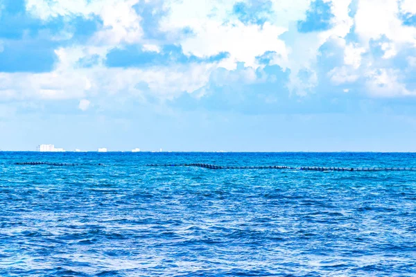 墨西哥卡门金塔纳罗奥州科苏梅尔岛城市景观的热带墨西哥海滩景观全景 蓝水清澈碧绿 — 图库照片