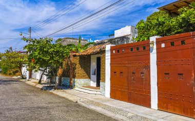Lüks, güzel tropikal modern evler ve Bacocho Puerto Escondido Oaxaca Meksika 'daki oteller..