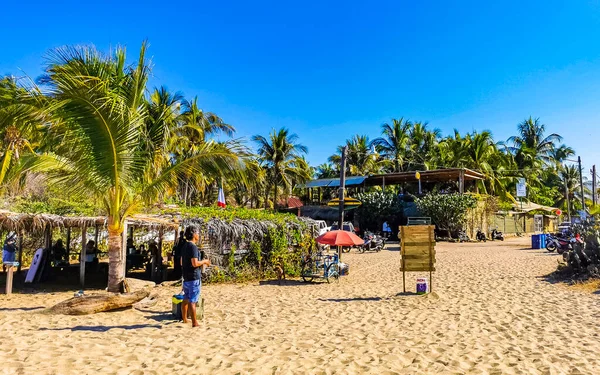 Puerto Escondido Oaxaca Mexiko März 2023 Sonnenstrand Sand Menschen Surfen — Stockfoto