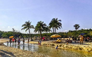 Playa del Carmen 08. Mayıs 2021 Tropikal Meksika Karayip Sahili ve Punta Esmeralda, Playa del Carmen Mexico 'dan Panorama manzarası.