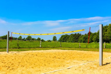 Bremerhaven Bremen Almanya 06. Haziran 2010 Voleybol Ağı Leherheide Bremerhaven Bremen Almanya 'sında mavi gökyüzü ile.