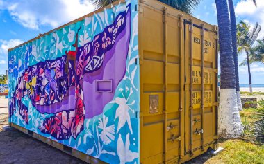 Puerto Escondido Oaxaca Meksika 24. Mart 2023 Duvarı 'nda balina renkli duvar resimleri ve Rinconada Bacocho Puerto Escondido Oaxaca Meksika' da güzel tablolar var..