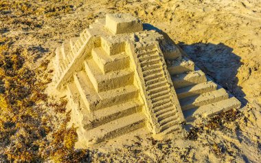 Chichen Itza Piramidi Playa del Carmen Quintana Roo Meksika 'daki Karayip plajında.