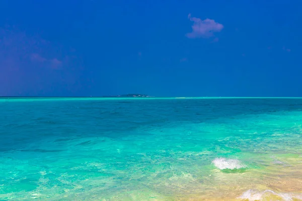 Gradiente Colore Sulle Isole Madivaru Finolhu Nell Atollo Rasdhoo Maldive — Foto Stock