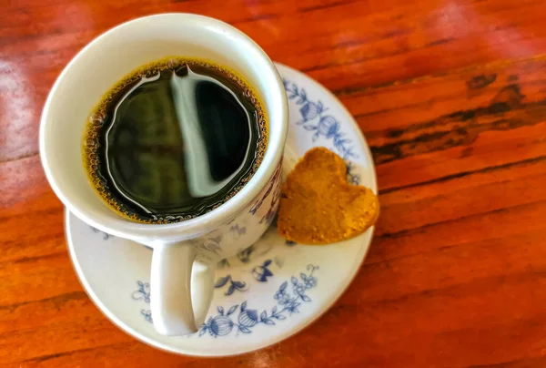 Blue White Cup Pot Black Coffee Americano Heart Cookie Valentines — Zdjęcie stockowe