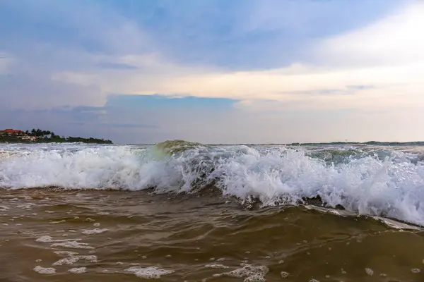 Beautiful Sunny Landscape Panorama Huge Powerful Waves Clear Water Bentota — Stock Photo, Image