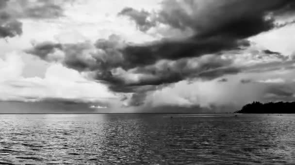 サンダーストーム強力なモンスーン重い雨ハリケーン暗黒雲コズミールとプラヤデルカルメンメキシコの楽園 — ストック動画