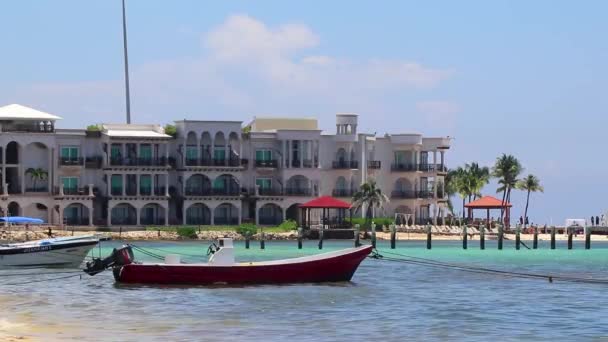 Playa Del Carmen Quintana Roo Mexico 2023年8月卡达马兰游艇渡轮码头和港口在墨西哥热带墨西哥湾 加勒比海滨海滩全景和碧绿的海水 — 图库视频影像