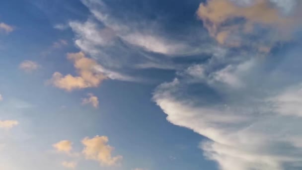 金塔纳罗奥岛多彩的金色天空和落日的云彩 — 图库视频影像