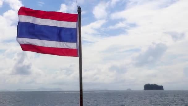 Tajlandia Tajska Flaga Łodzi Trasie Zatoce Phang Nga Krabi Tajlandia — Wideo stockowe