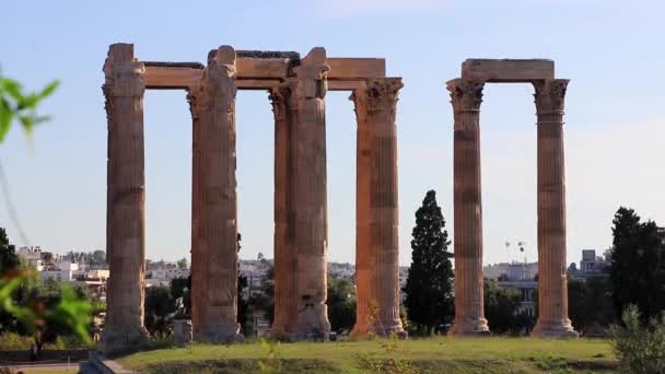 アテネ アティカ ギリシャ 2018年10月 オリンピックの歴史的建造物とアテネ アッティカ ギリシャのハドリアン時代の寺院の遺跡 — ストック動画